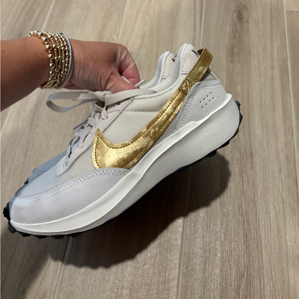 Nike Women's White and Gold Sneakers